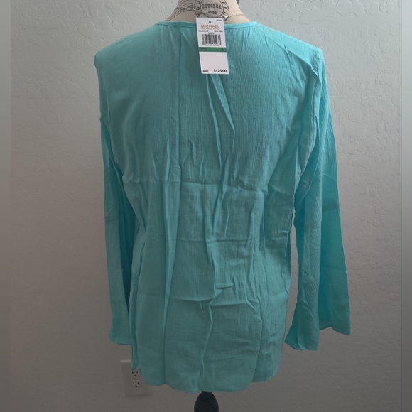 🆕 Michael Kors Cool aqua bell sleeve blouse (L) - Picture 4 of 9